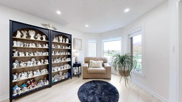 53 Priscilla's PL, Barrie, ON L4N 5X6