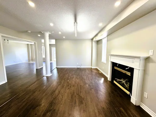 53 Stollar BLVD #UPPER, Barrie, ON L4M 6N3