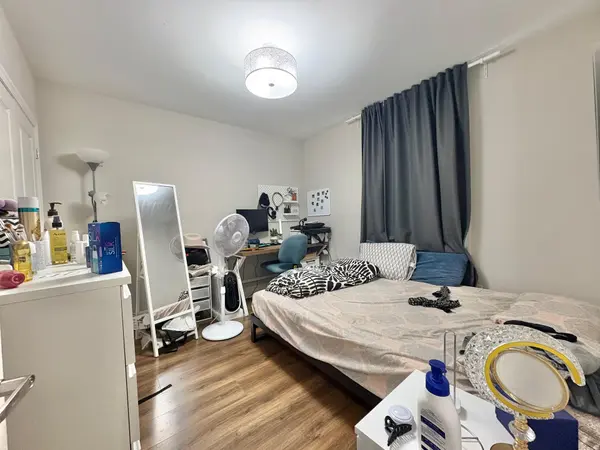 5 Paisley BLVD E #104, Mississauga, ON L6A 1P3