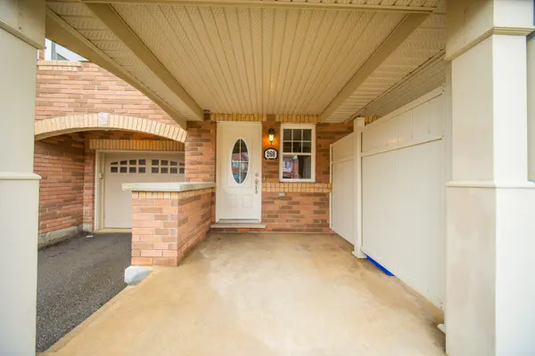 268 Wetenhall LNDG, Milton, ON L9T 7B7