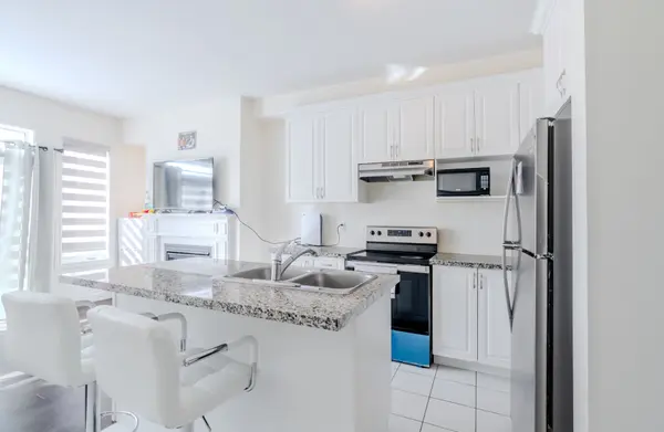 16 Gosset RD, Brampton, ON L7A 0C3