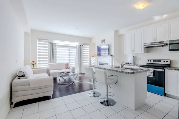 16 Gosset RD, Brampton, ON L7A 0C3