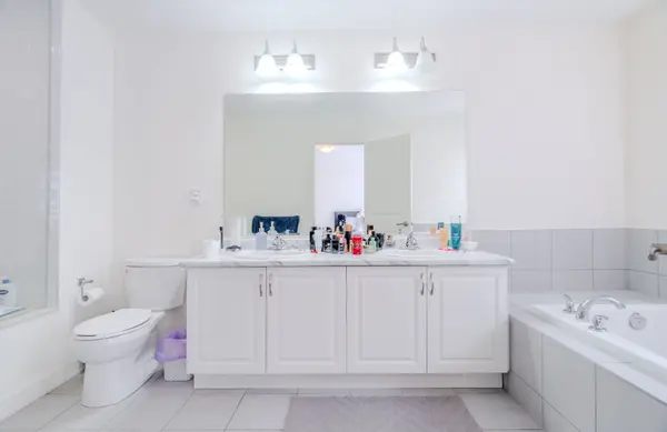 16 Gosset RD, Brampton, ON L7A 0C3