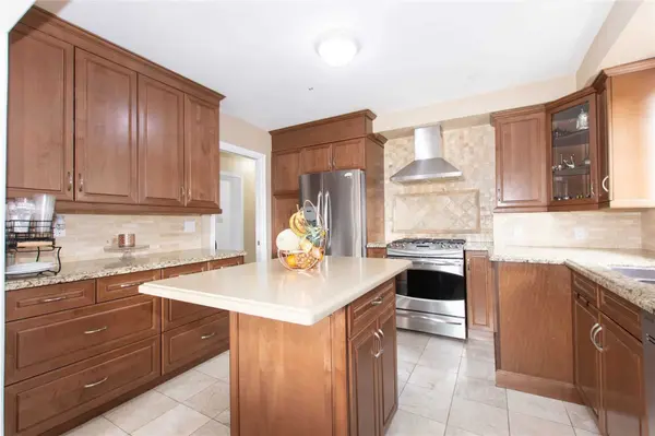 539 Weynway CT, Oakville, ON L6L 4G8