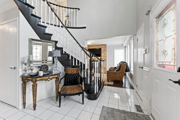 39 Banner RD, Brampton, ON L6X 4K8