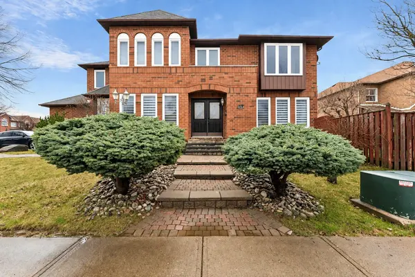 39 Banner RD, Brampton, ON L6X 4K8