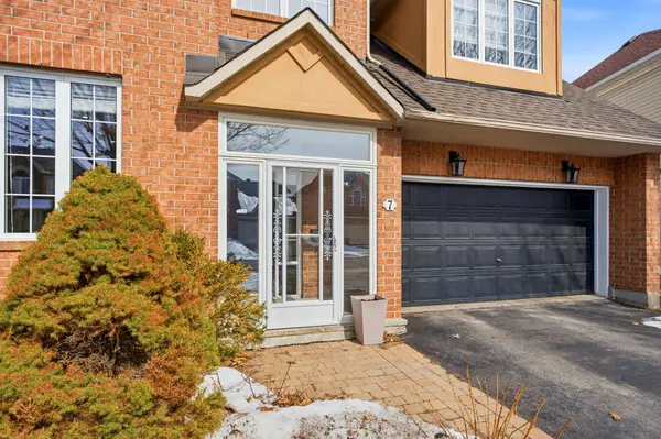 7 Len Lunney CRES, Barrhaven, ON K2G 6X6