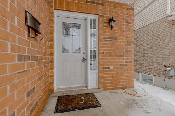 1243 Old Zeller DR, Kitchener, ON N2A 0A2