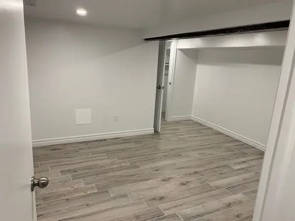 300 Locke ST S, Hamilton, ON L8P 4C4