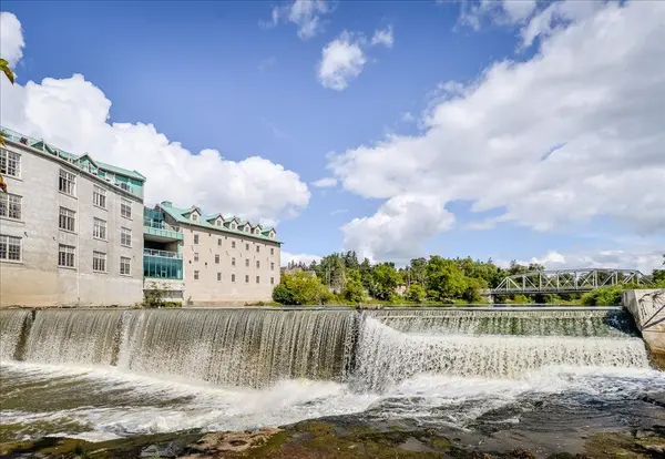 478 St Andrew ST E #104, Centre Wellington, ON N1M 3V7