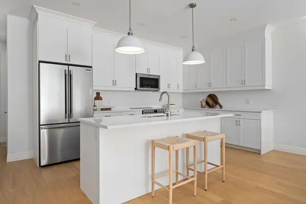 71 Seymour ST W, Centre Hastings, ON K0K 2K0