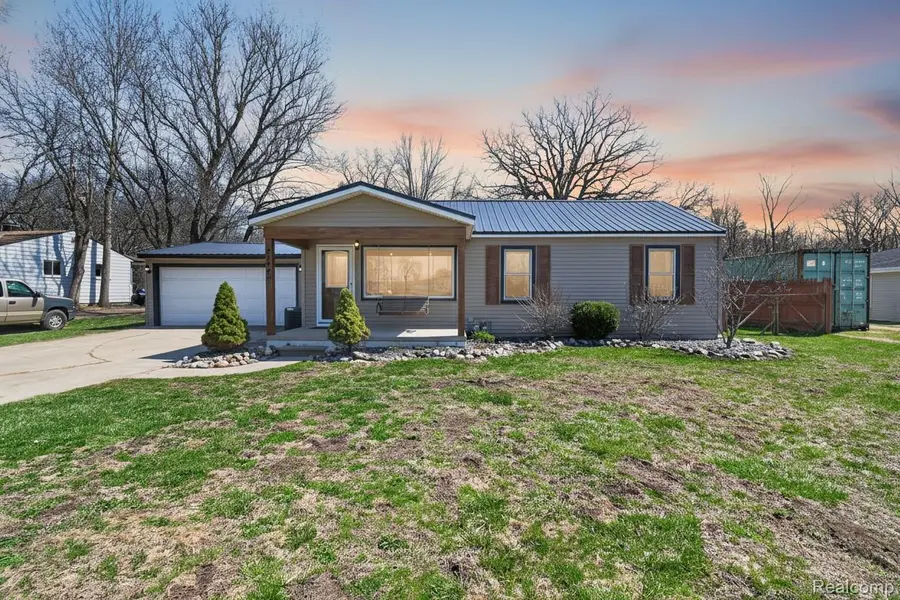 21863 Springhill ST, Huron Charter Township, MI 48174