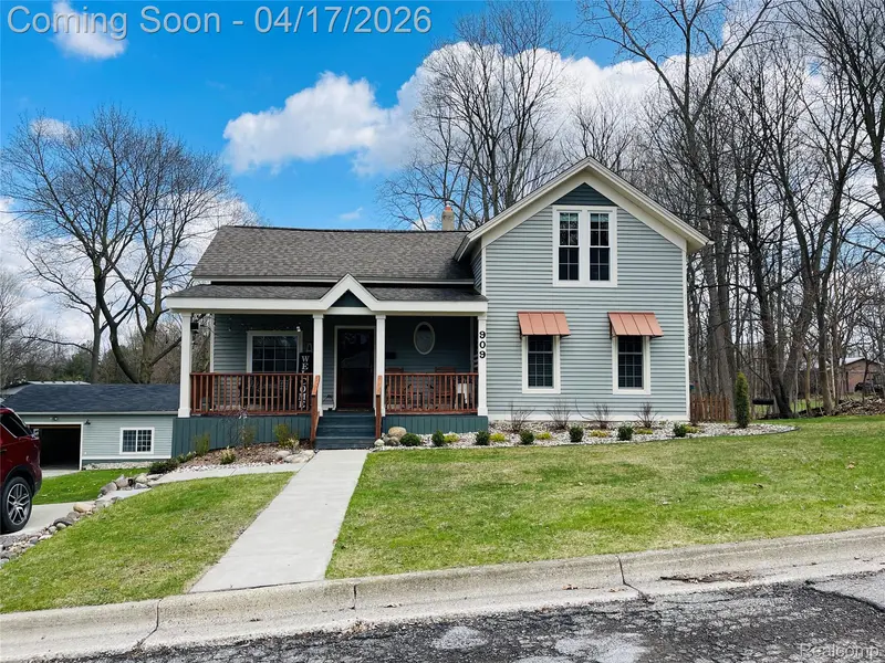 909 Williams ST, Fenton, MI 48430