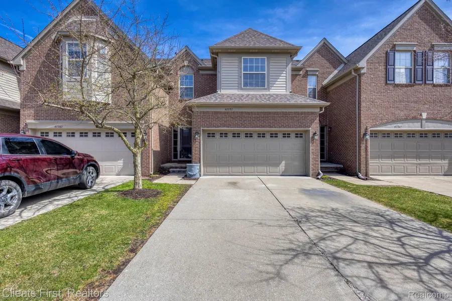 41351 N Maplewood DR, Canton Charter Township, MI 48187
