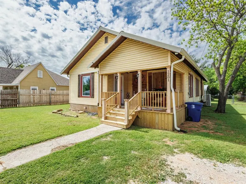 1201 8th Street, Brownwood, TX 76801