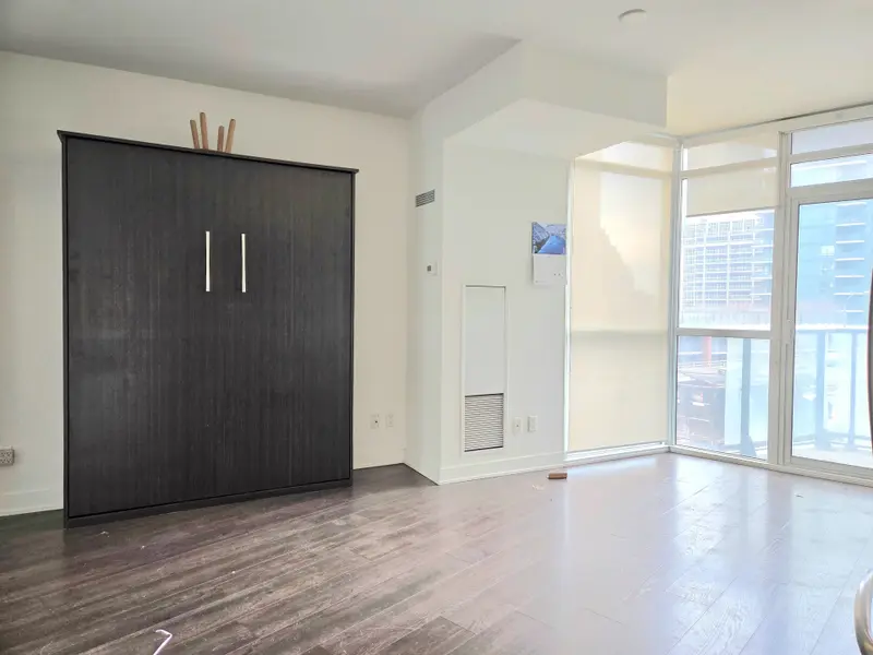 169 Fort York BLVD #710, Toronto C01, ON M5V 0C8