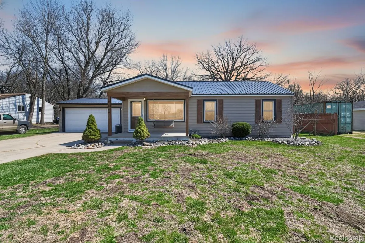 21863 Springhill ST, Huron Charter Township, MI 48174