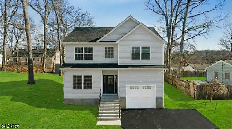 127 W End Ave, Hopatcong Boro, NJ 07843