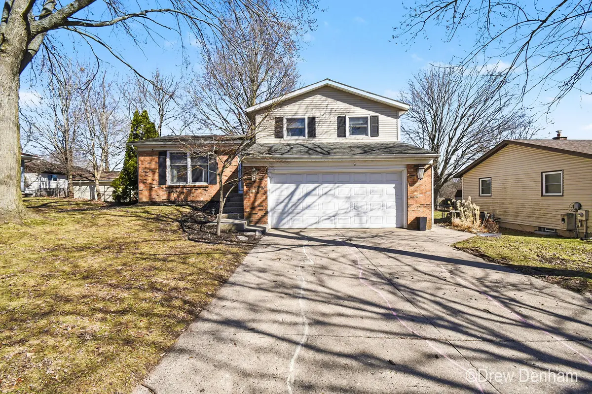 1106 Walwood DR NE, City Of Grand Rapids, MI 49505