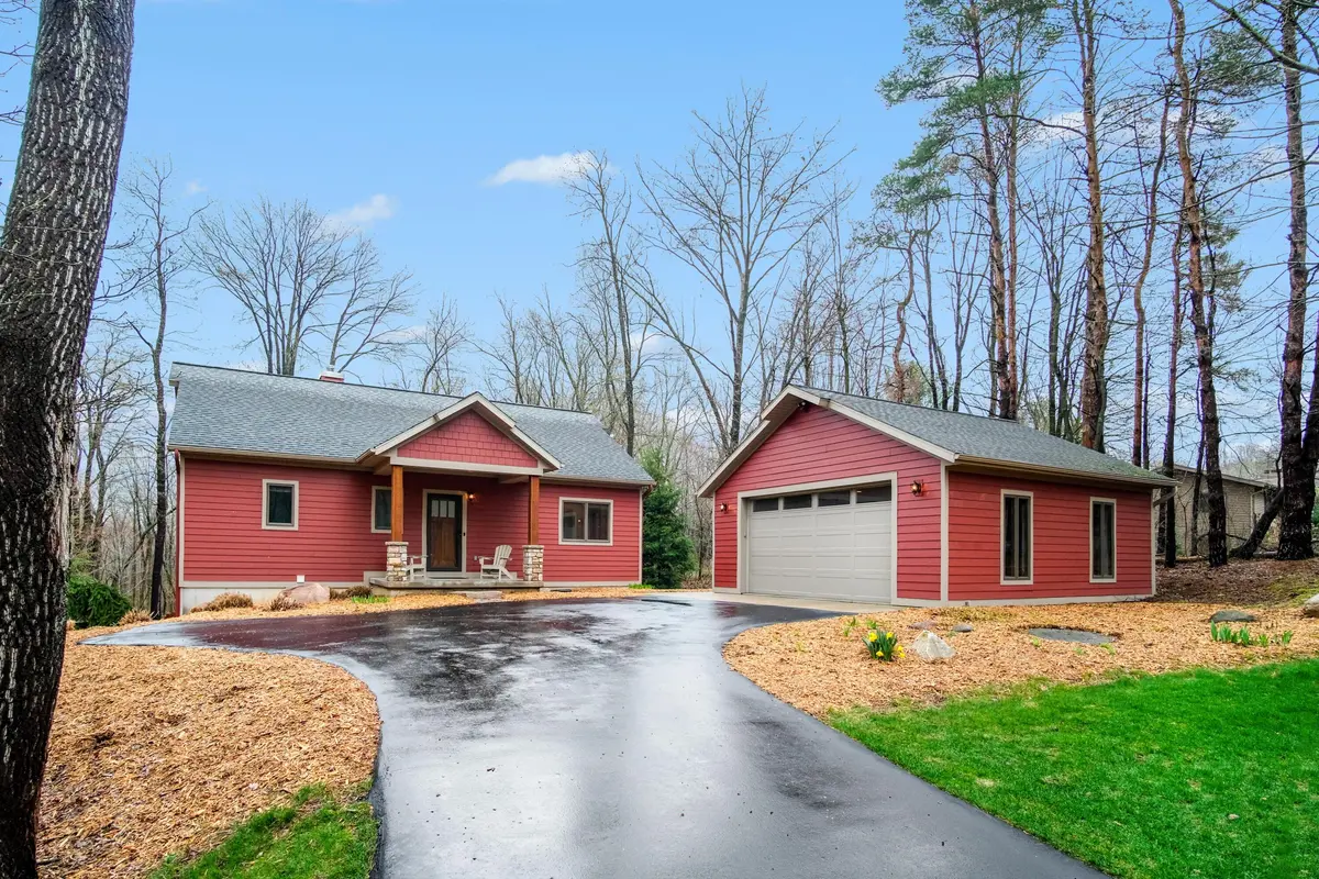 8421 Squires ST NE, Courtland Twp, MI 49341