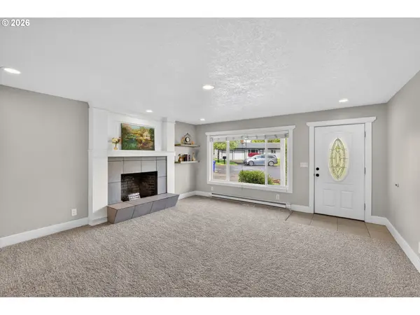 182 ELMAR DR, Oregon City, OR 97045