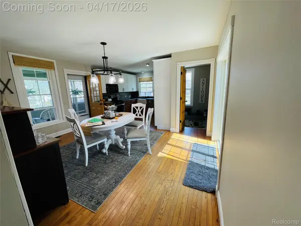 909 Williams ST, Fenton, MI 48430