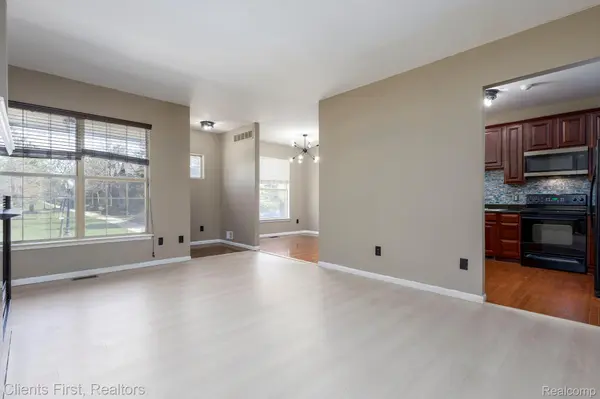 41351 N Maplewood DR, Canton Charter Township, MI 48187