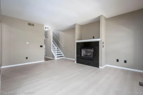 41351 N Maplewood DR, Canton Charter Township, MI 48187