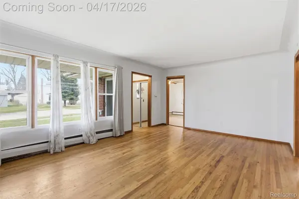 25253 Eureka DR, Warren, MI 48091