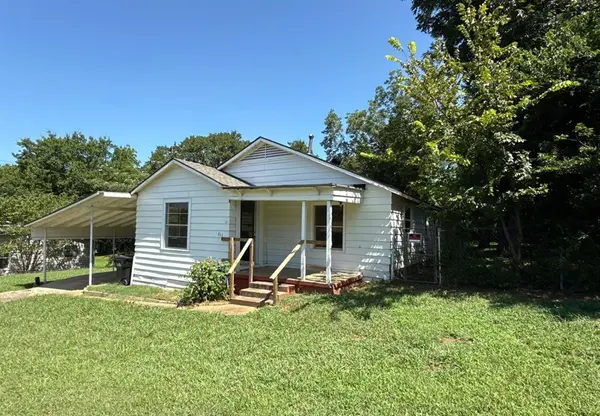 711 Dubois Street, Denison, TX 75020