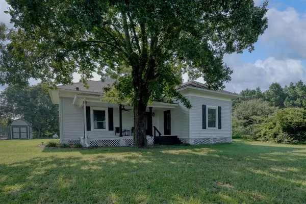 424 County Road 3914,  Bullard,  TX 75757