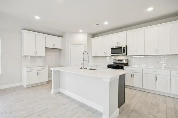 409 Oceania Lane, Seagoville, TX 75159