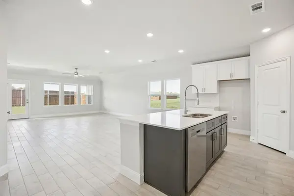 409 Oceania Lane, Seagoville, TX 75159