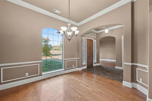 109 Silver Rose Boulevard, Burleson, TX 76028