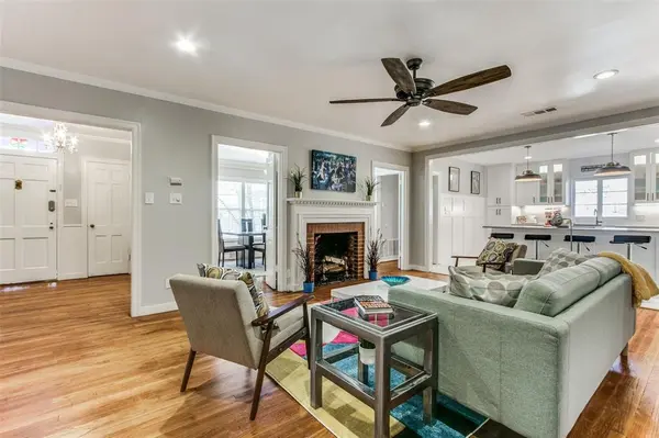 2010 N Locust Street, Denton, TX 76209