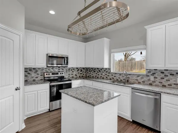 2811 W Washington Street, Denison, TX 75020