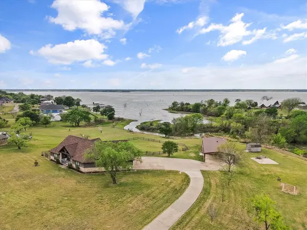 142 Pearl Valley Drive, Kerens, TX 75144