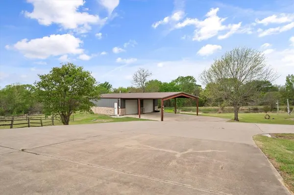142 Pearl Valley Drive, Kerens, TX 75144