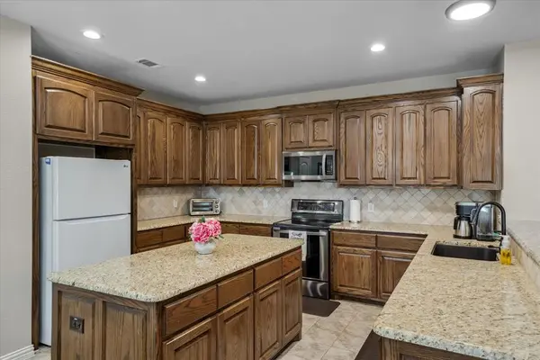 16159 County Road 347, Wills Point, TX 75169