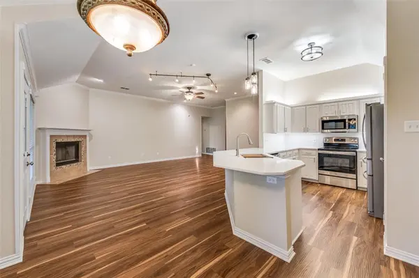 4817 Dogleg Drive, Haltom City, TX 76117