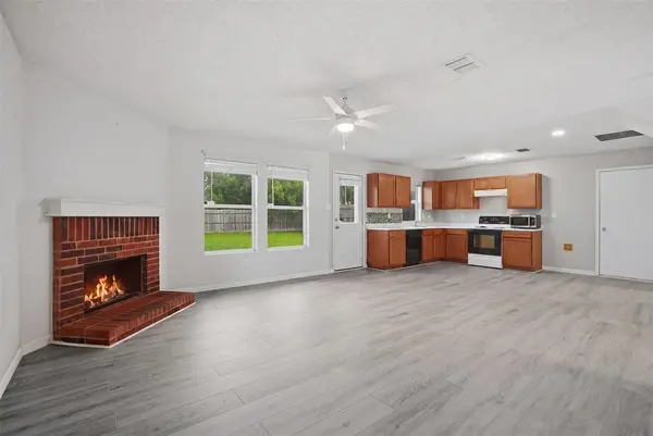 1400 Blazing Star Trail, Burleson, TX 76028