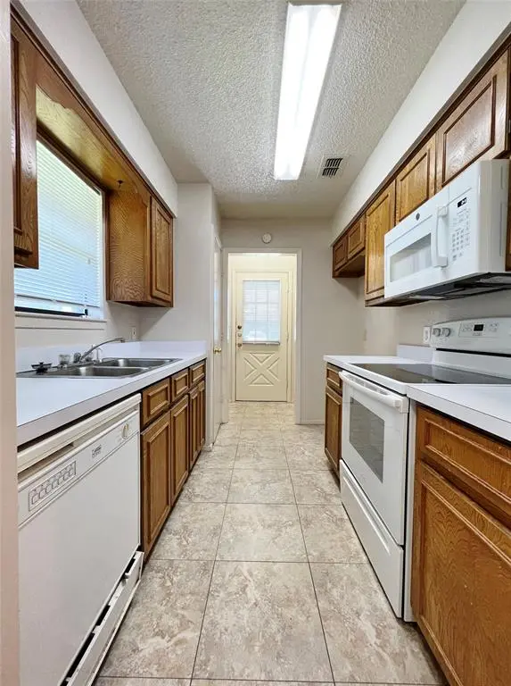 1110 S Rusk Street #B, Weatherford, TX 76086