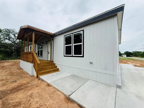 5900 Arrowhead Drive, Granbury, TX 76048