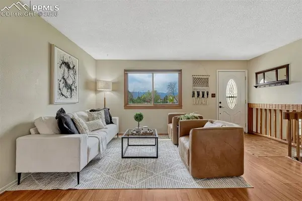 7418 River Bend RD, Colorado Springs, CO 80911