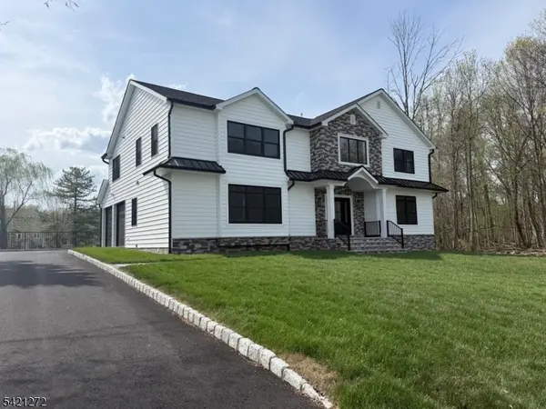 19 West Dr, Fairfield Twp., NJ 07004