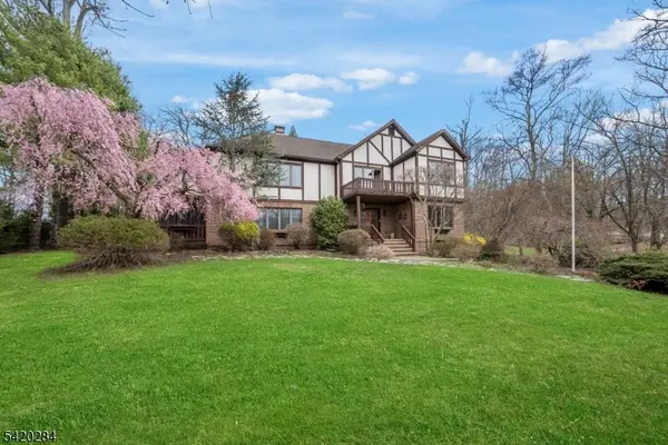 15 Turner Ln, Montville Twp., NJ 07082