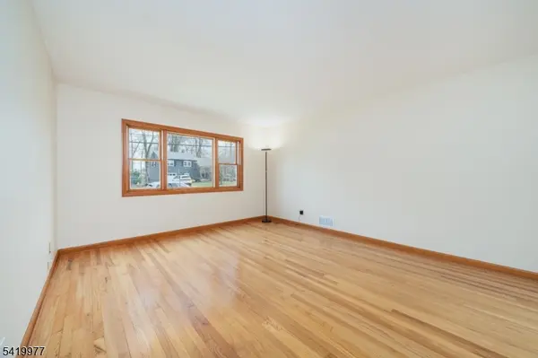 28 Park St, West Caldwell Twp., NJ 07006