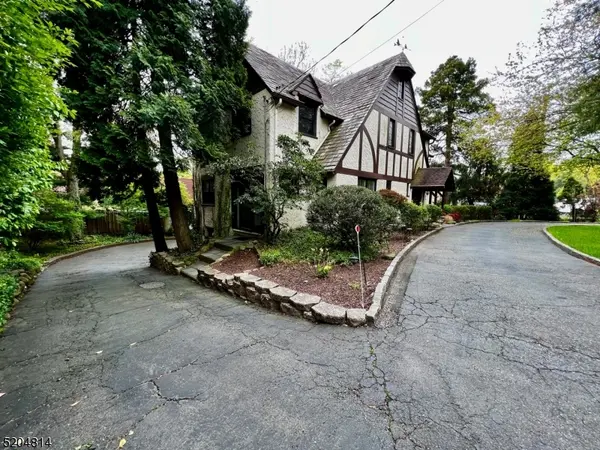 12 Hobart Gap Rd, Millburn Twp., NJ 07078