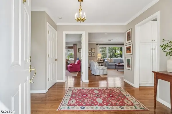 21 Tremont Ter, Livingston Twp., NJ 07039