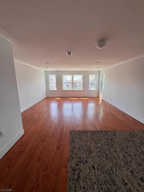 123 E Jersey St #2, Elizabeth City, NJ 07206